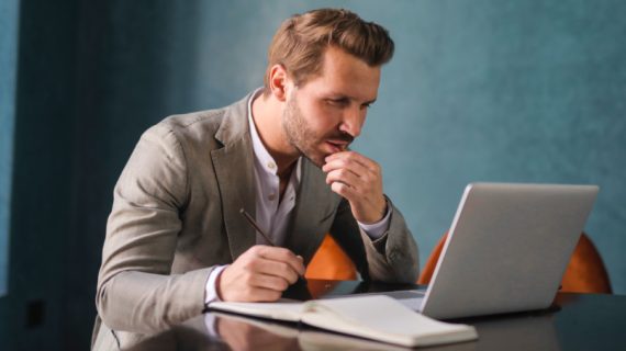 Hoya Vision USA: Using Inbound Blogs and Emails for